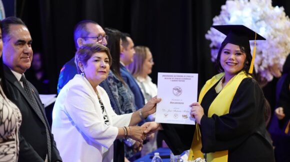 Egresan 175 alumnos de primera calidad de la FCEA de la UAS en Guasave