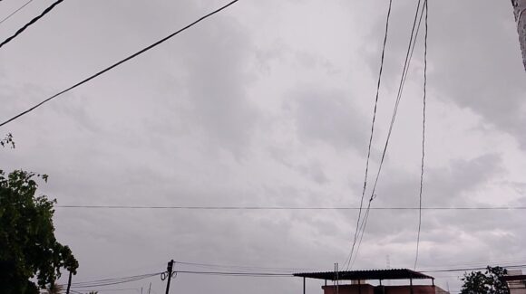 Inaudito el diluvio que madrugó a Guasave; intensa lluvia con rayos despertó a los habitantes este sábado