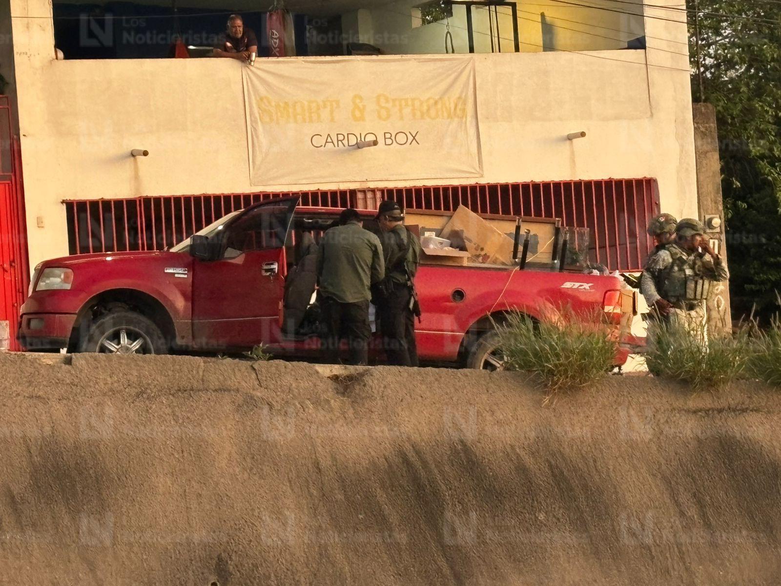 Cierran tramo de la México 68 por reporte de 'levantón' de conductor de camioneta, en Culiacán
