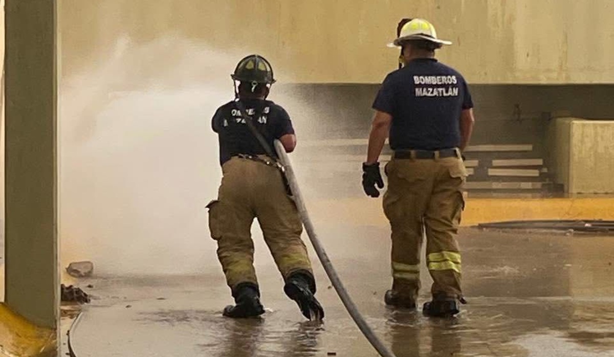 Saúl Robles, comandante de Bomberos de Mazatlán, gana Premio Nacional Profesional de la Emergencia