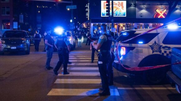 Tiroteo en Chicago deja cuatro muertos y 14 heridos frente a un bar