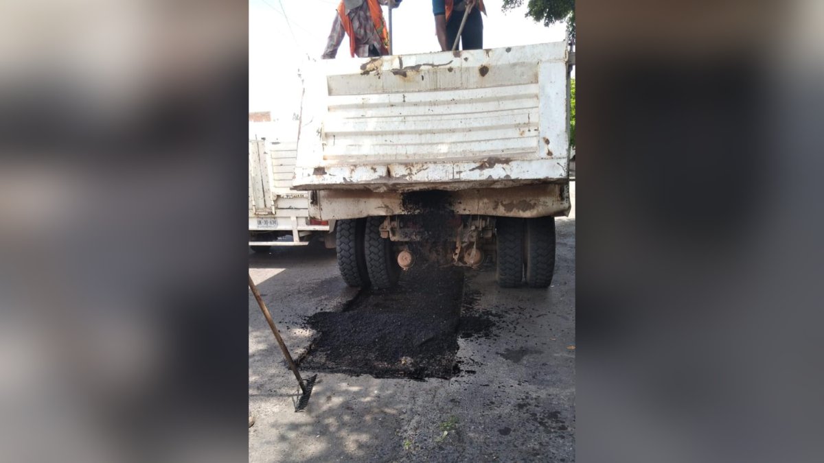 Cubren baches en las calles de Guasave