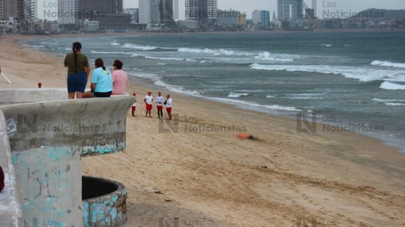 Localizan cuerpo de joven desaparecido en el mar durante la noche de este lunes en Mazatlán
