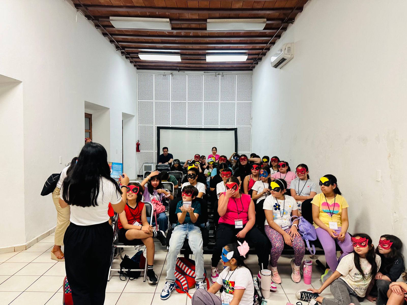 Más de 400 niños, niñas y adolescentes sinaloenses refuerzan sus derechos en curso de verano: Sipinna