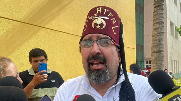 “Hasta con una Maruchan y cables”: Shriners traslada a 7 niños quemados a hospitales de EE.UU.