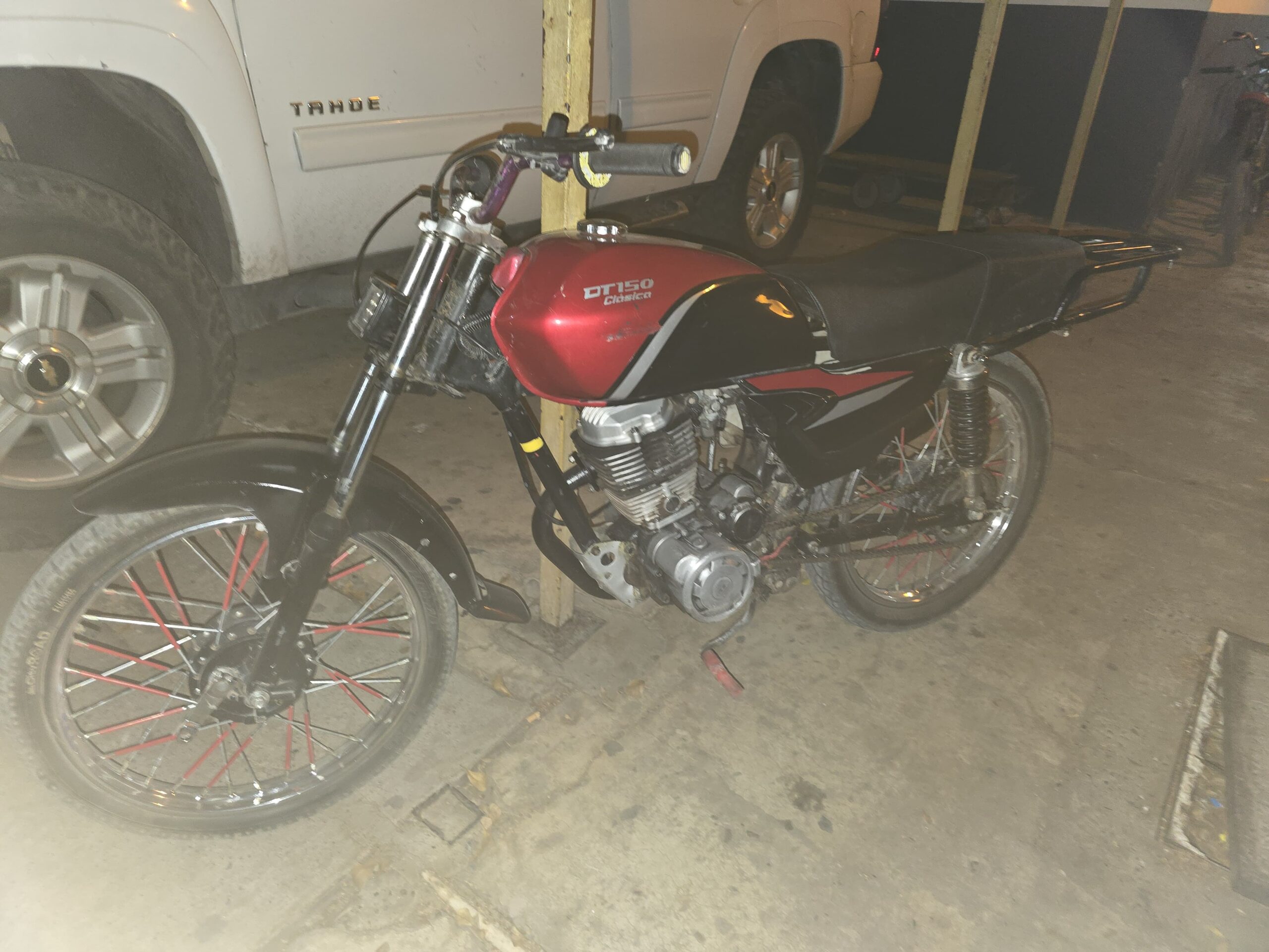 Motocicleta decomisada a Los Macheteros, en Ahome