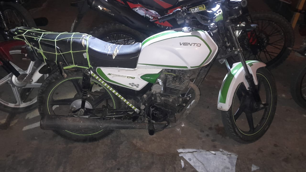 Motocicleta decomisada a Los Macheteros, en Ahome