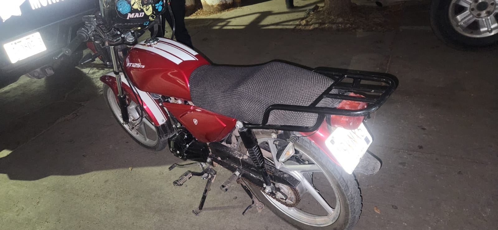 Motocicleta decomisada a Los Macheteros, en Ahome