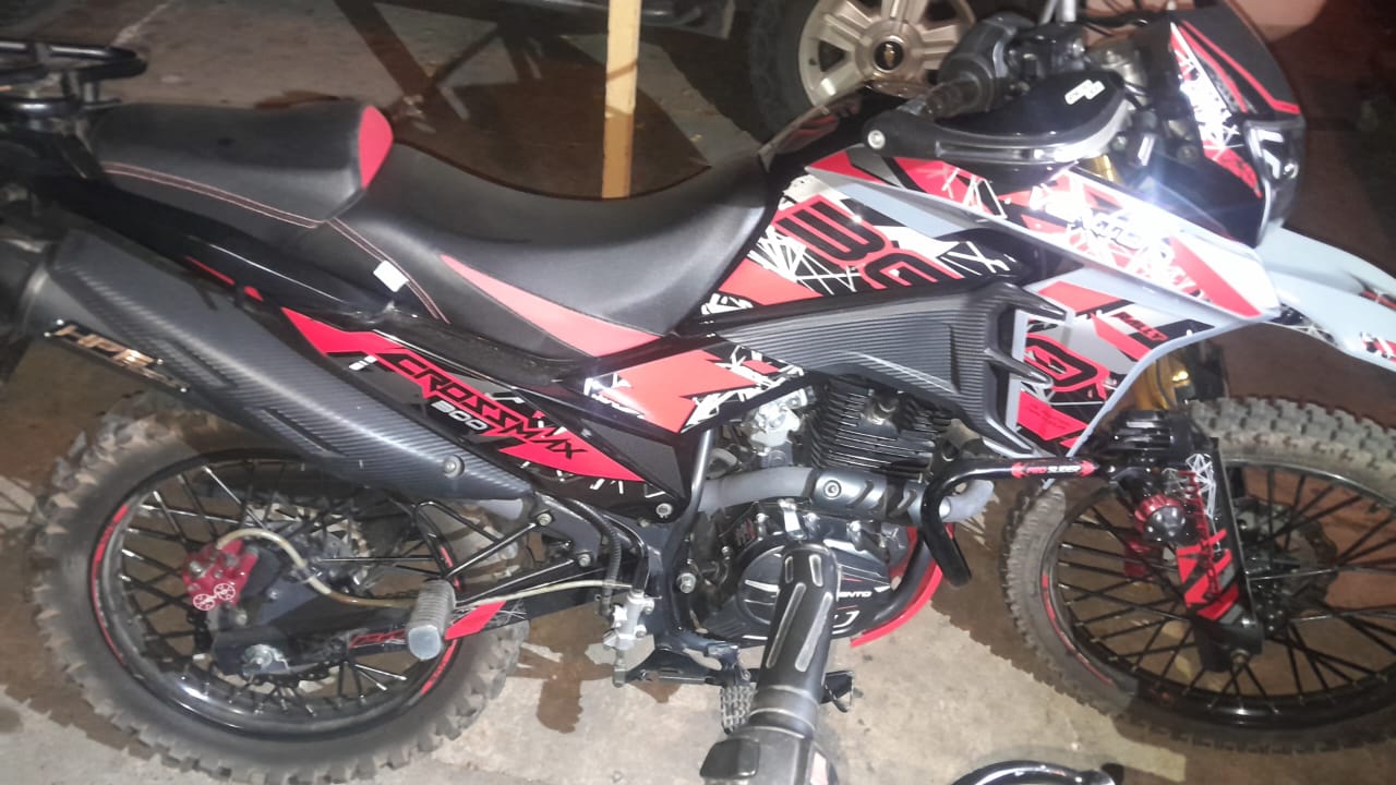 Motocicleta decomisada a Los Macheteros, en Ahome