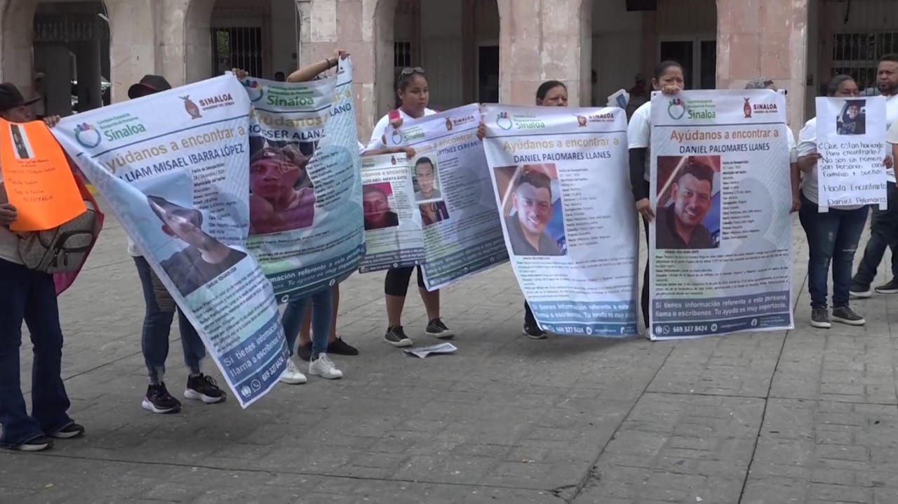 'Estoy muerta en vida, 7 meses sin saber de mi hijo'; familiares de desaparecidos en Mazatlán exigen respuesta a la FGE