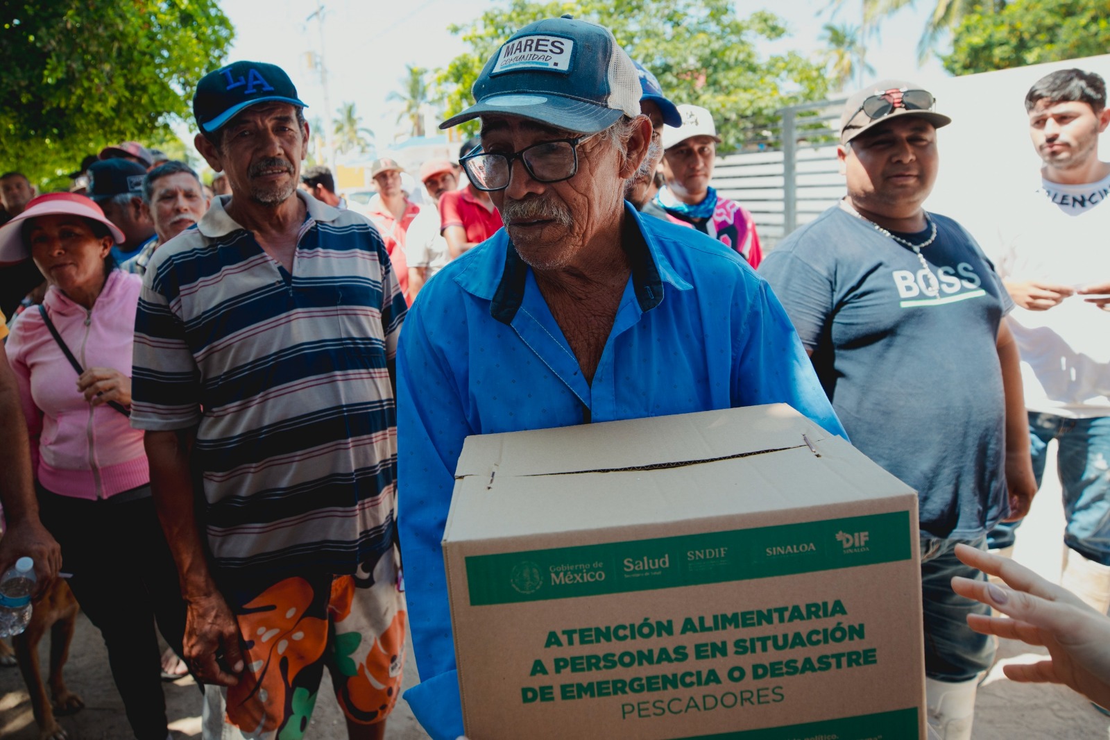 DIF Sinaloa entrega despensas a pescadores de San Ignacio y Elota