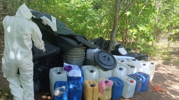 En Culiacán y Cosalá, destruyen un laboratorio y tres áreas de almacenamiento de químicos