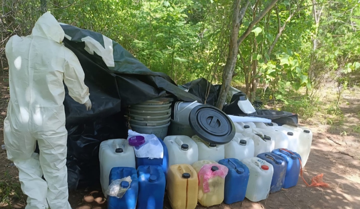 Aseguran sustancias químicas para elaborar droga en Culiacán y Cosalá