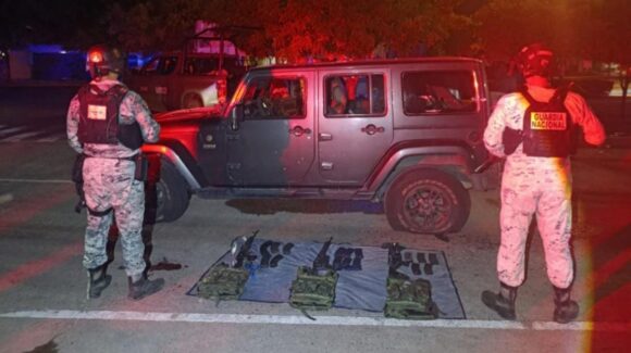 Quedan detenidos los tres heridos en balacera de Los Ángeles, Culiacán; les aseguran Jeep robada y armas