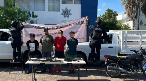 ¡Había un menor de edad! Detienen a 4 personas con armas largas, municiones y autos robados en Bellavista, Culiacán