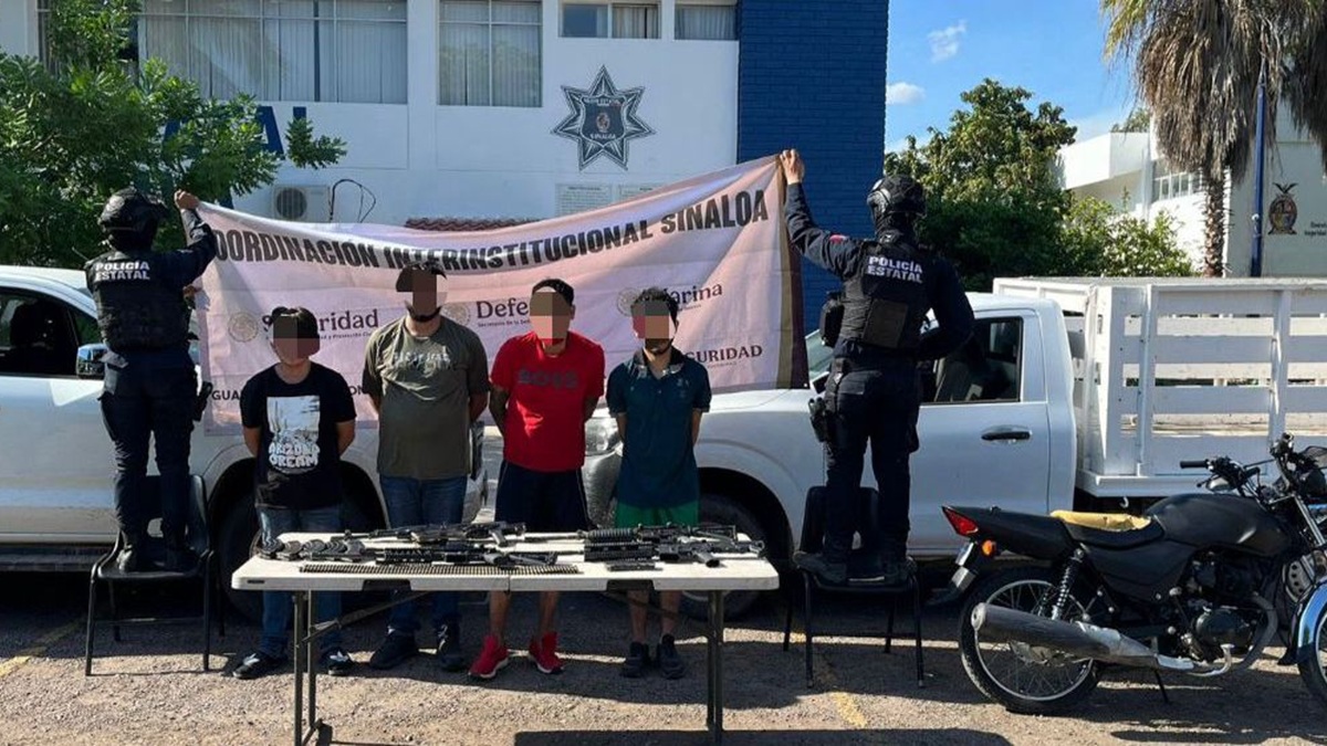 Detienen a cuatro hombres con armas y vehículos robados en Bellavista, Culiacán
