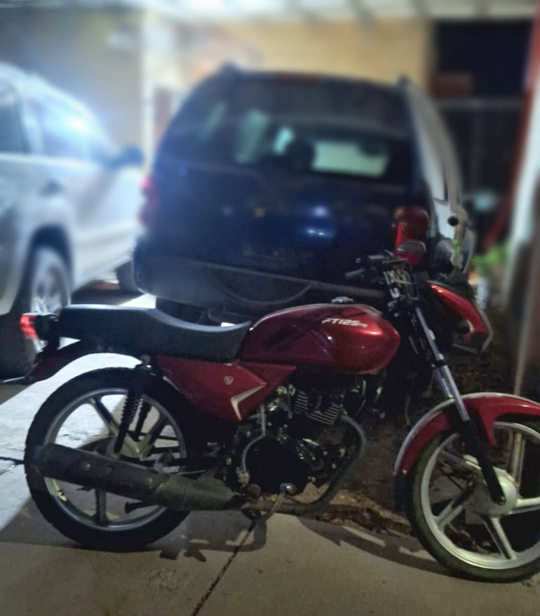 Detienen a hombres por robo de motocicleta en Ahome