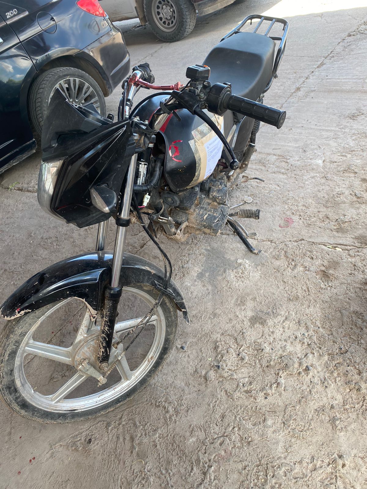 Detienen a hombres por robo de motocicleta en Ahome