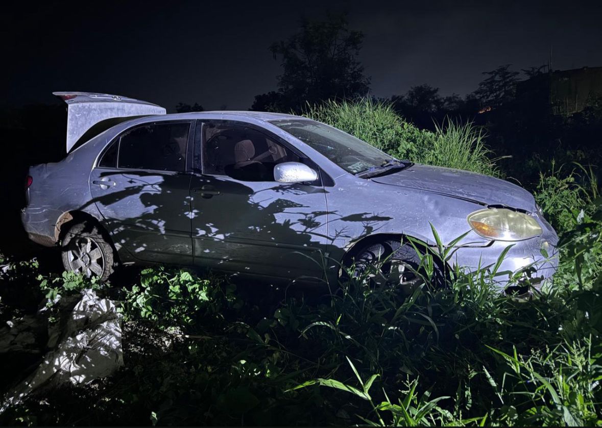 detienen y le aseguran doce explosivos en culiacan auto