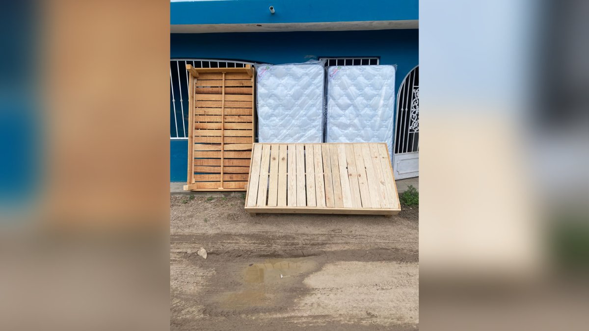 DIF Mazatlán entrega enseres domésticos en la colonia Urías