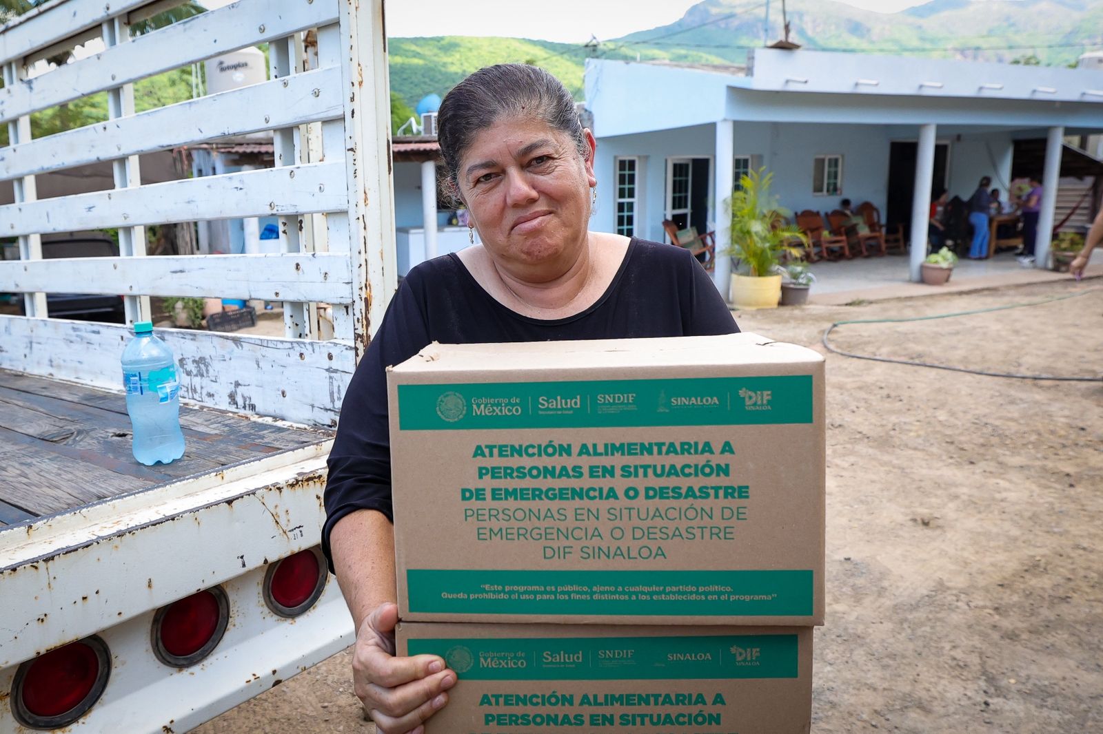 DIF Sinaloa entrega despensas en Tacuichamona, Culiacán