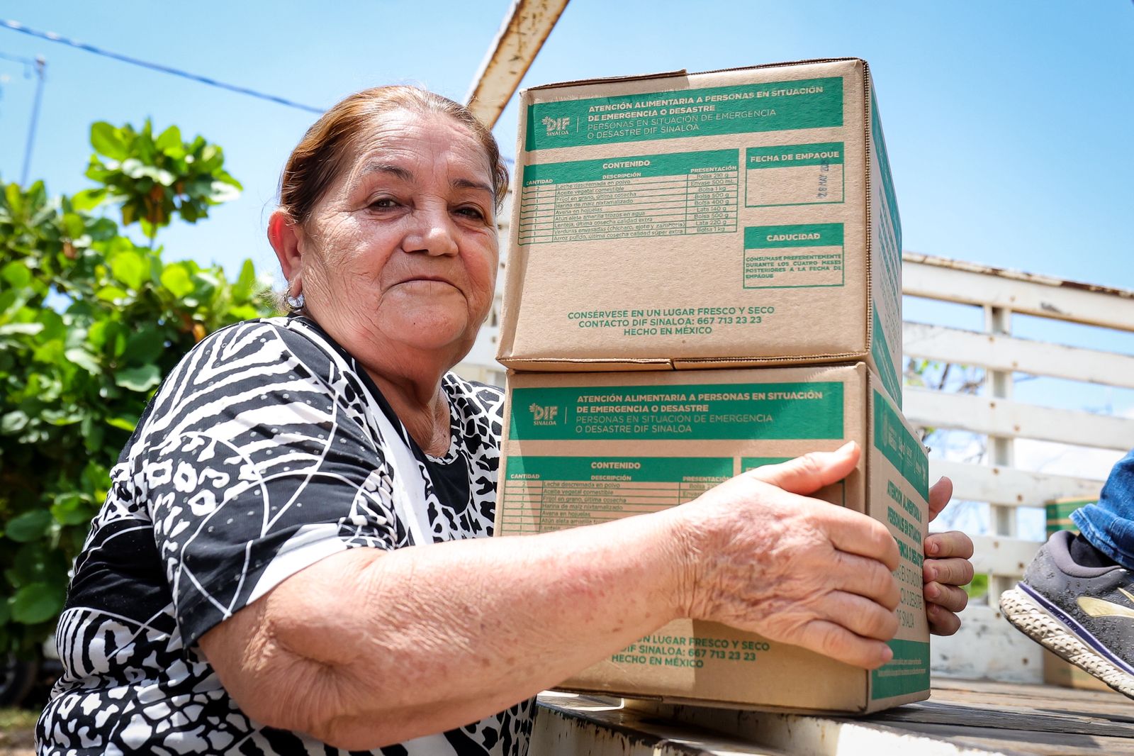 DIF Sinaloa entrega despensas en Tacuichamona, Culiacán