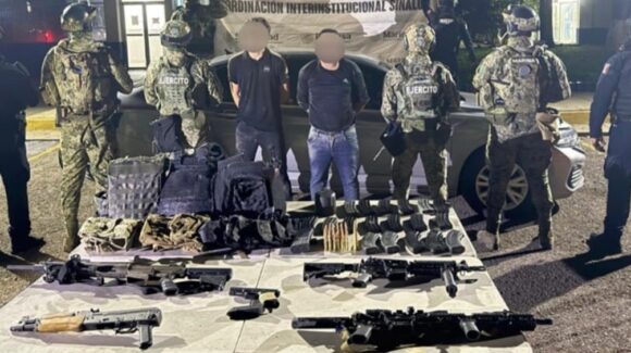 Fueron dos los detenidos tras persecución en Culiacán; traían armas largas y equipo táctico
