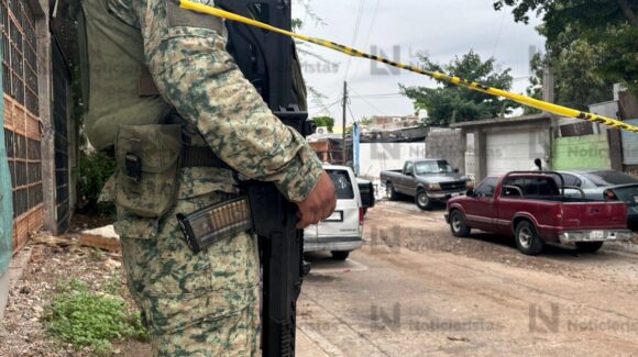 Armados irrumpen un domicilio y ejecutan a dos hombres en la colonia López Mateos de Culiacán