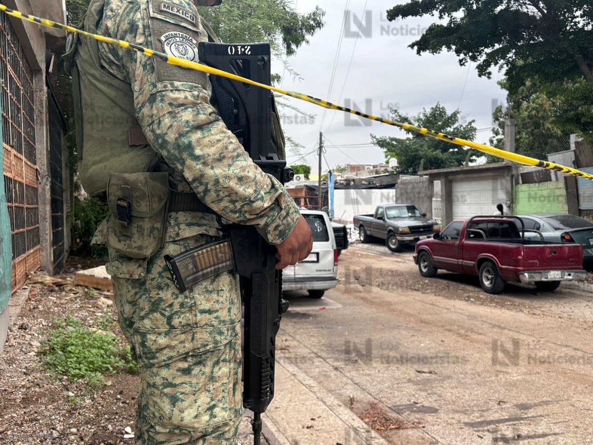 Armados irrumpen un domicilio y ejecutan a dos hombres en la colonia López Mateos de Culiacán