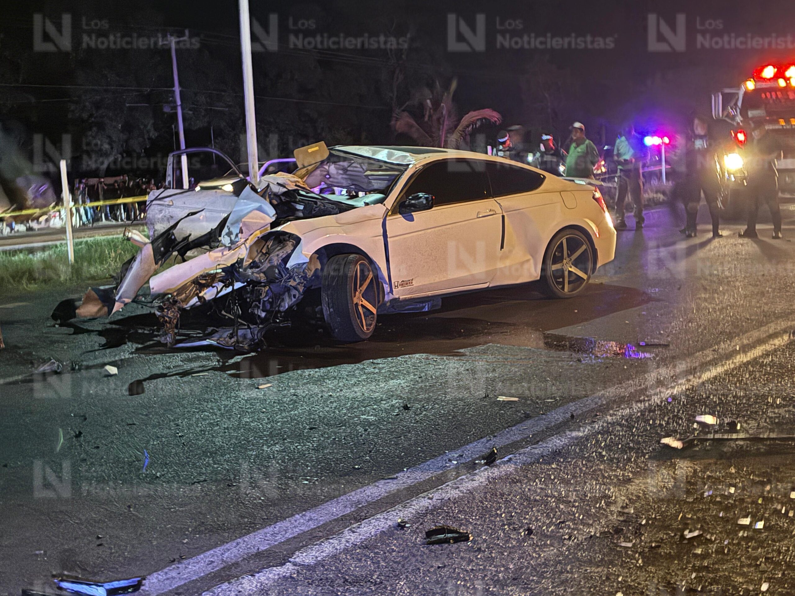 Dos personas sin vida tras fatal accidente sobre la carretera México 15, en Ahome
