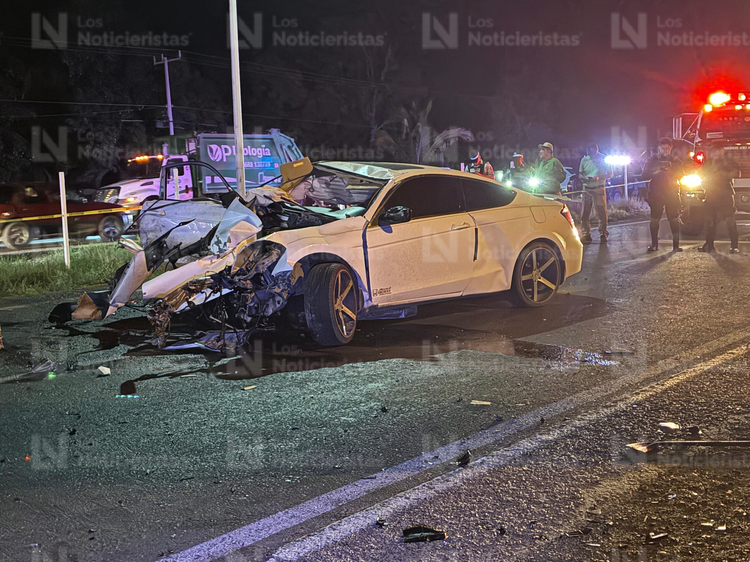 Dos personas sin vida tras fatal accidente sobre la carretera México 15, en Ahome