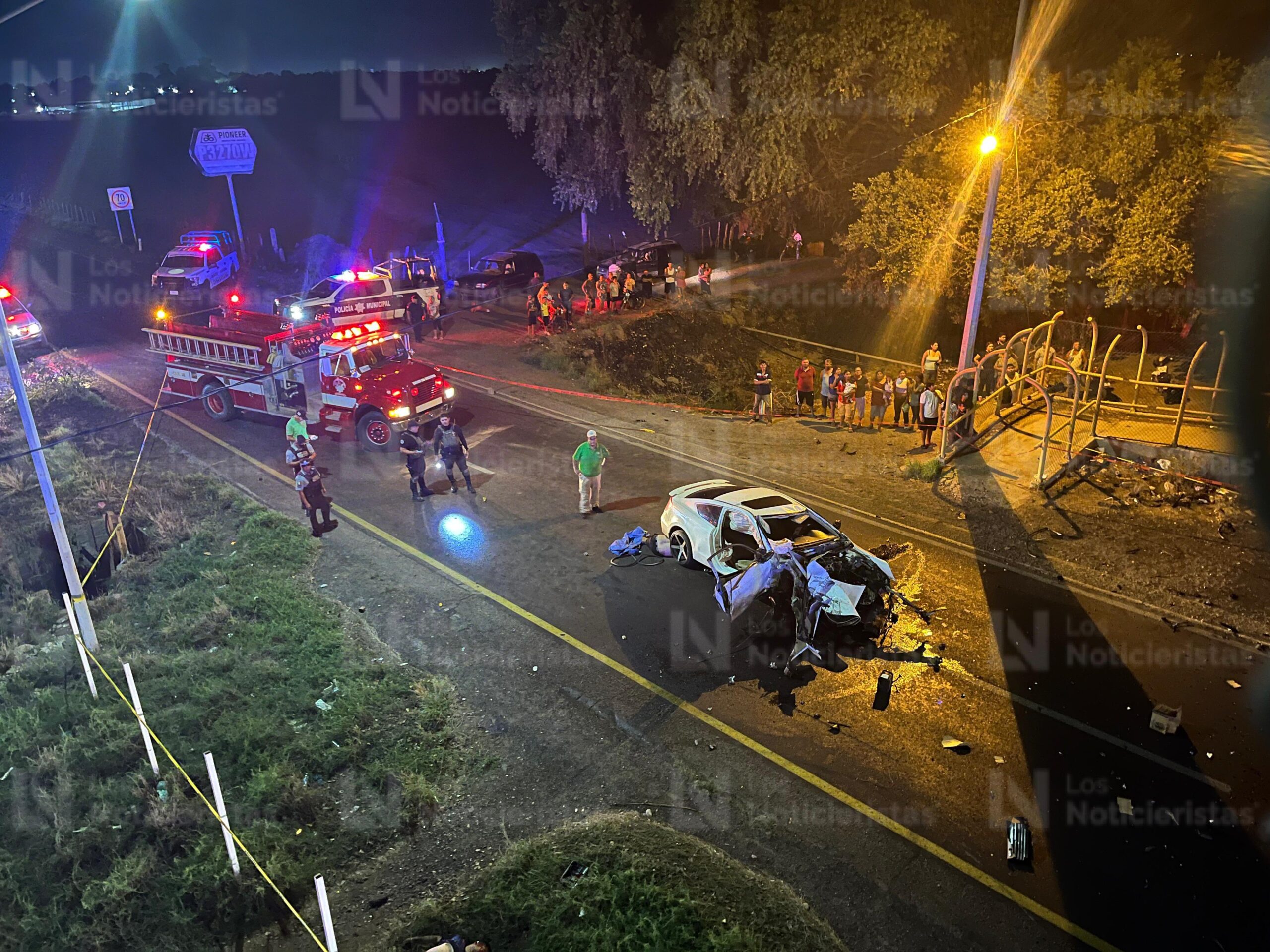 Dos personas sin vida tras fatal accidente sobre la carretera México 15, en Ahome