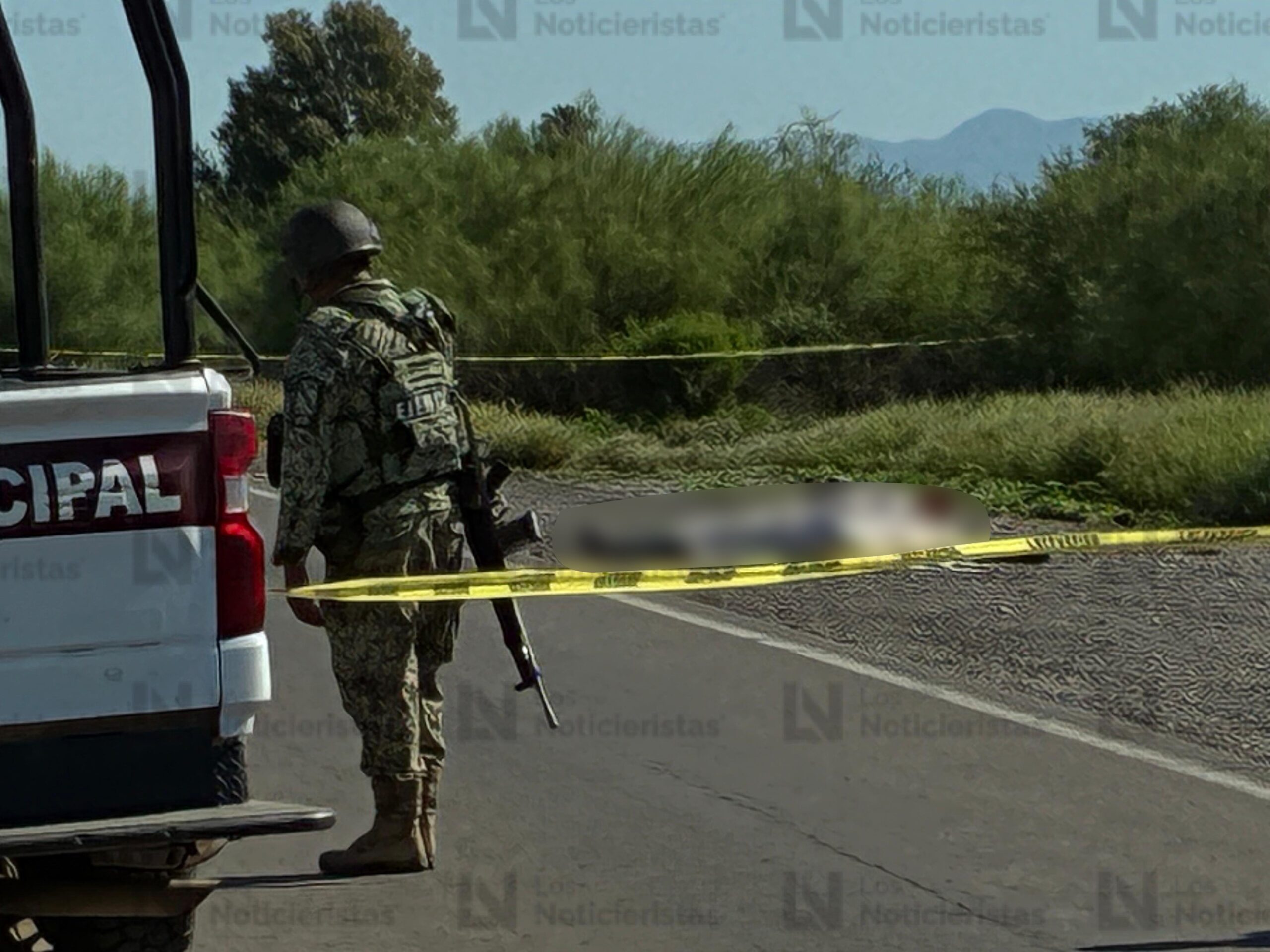 Localizan 4 hombres sin vida sobre la México 15 en Ahome