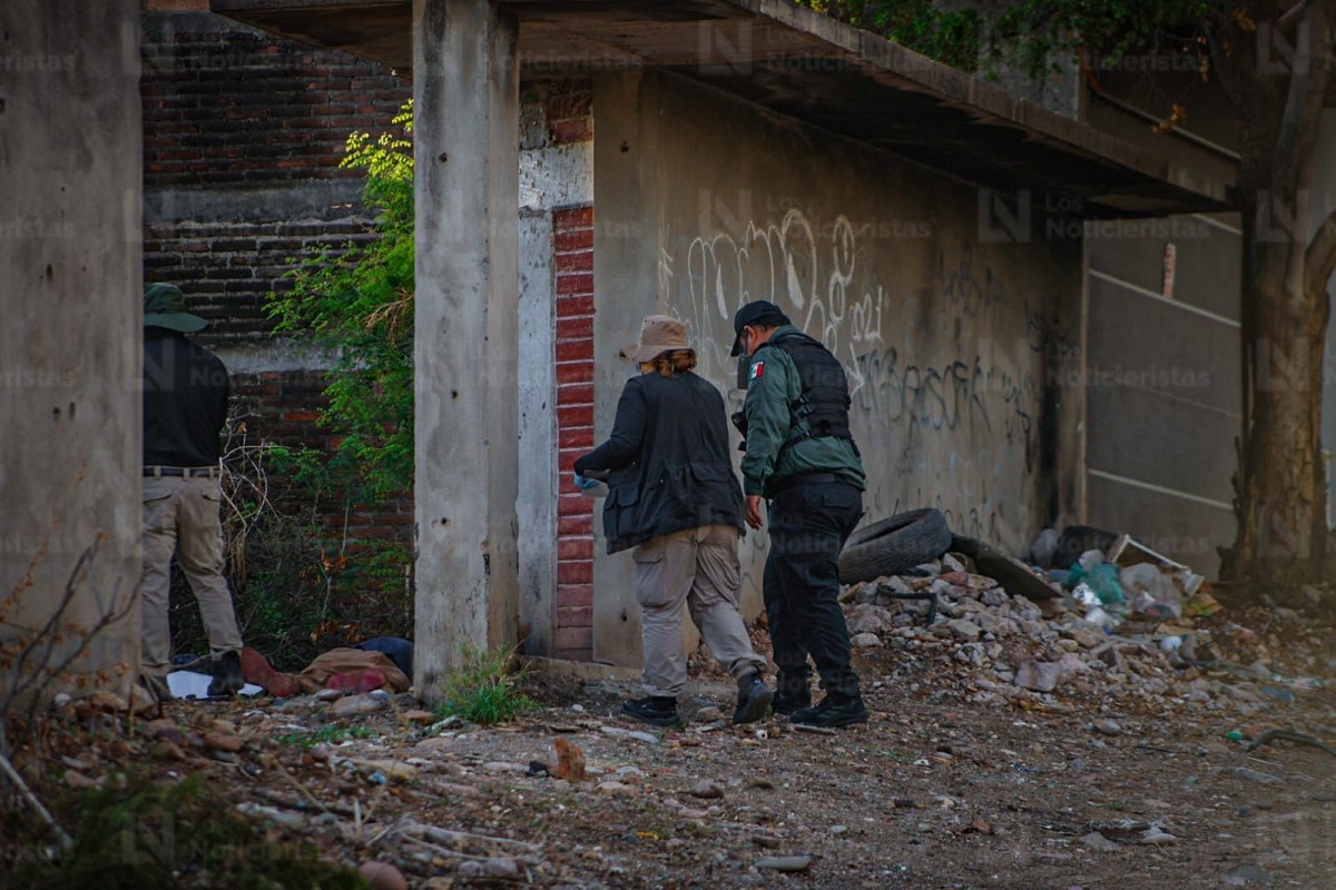 Ejecutan a dos jóvenes en una casa abandonada de la colonia Huizaches en Culiacán