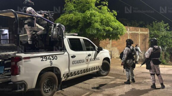 En la cochera de un domicilio, ejecutan a balazos a un hombre en la Rosario Uzárraga de Culiacán
