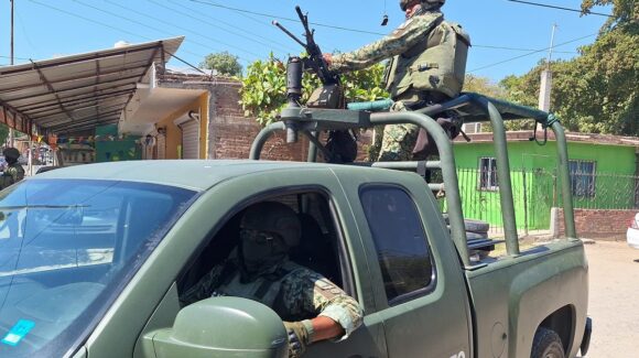 Del interior de su domicilio, grupo armado ‘levanta’ a un joven en Culiacán