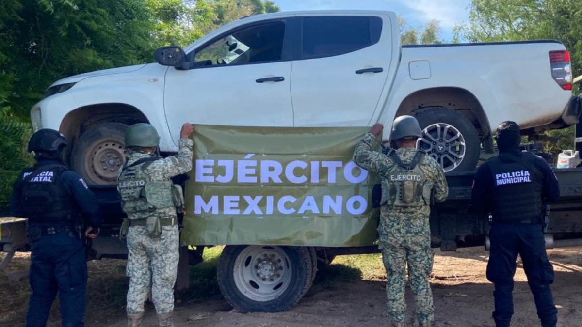 Ejército recupera camioneta con reporte de robo en Navolato