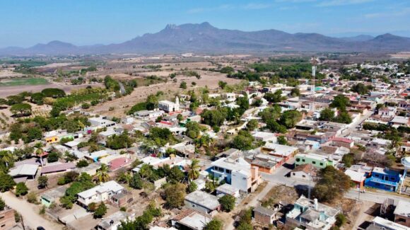 Tormenta eléctrica deja sin agua y luz a El Roble; Jumapam y CFE trabajan a marchas forzadas