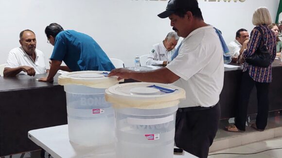 En completa calma, taxistas eligen dirigencia de la Unión del Volante, en Los Mochis