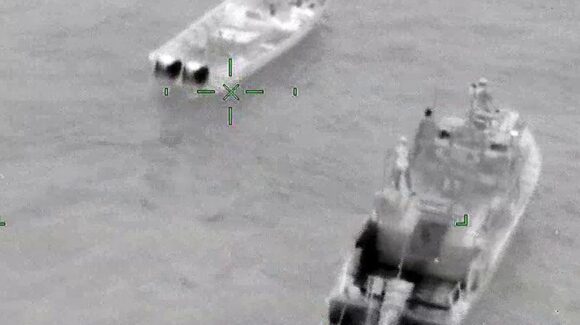 Video: Marina asegura embarcación con más de media tonelada de cocaína; hay 4 detenidos