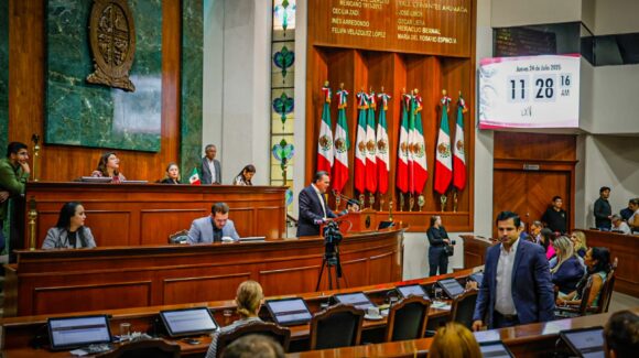 Buscan incluir el término “Gobernadora” en la Constitución de Sinaloa