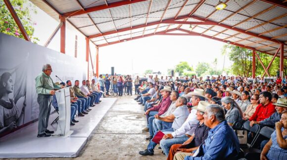 Para apoyar al sector agrícola encabeza Rocha entrega de fertilizantes del Bienestar a productores de Navolato