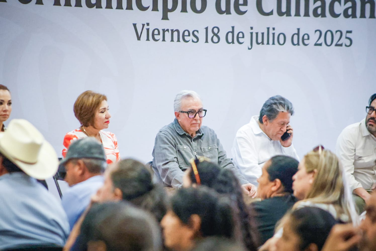 Entregan títulos de propiedad a familias de Culiacán