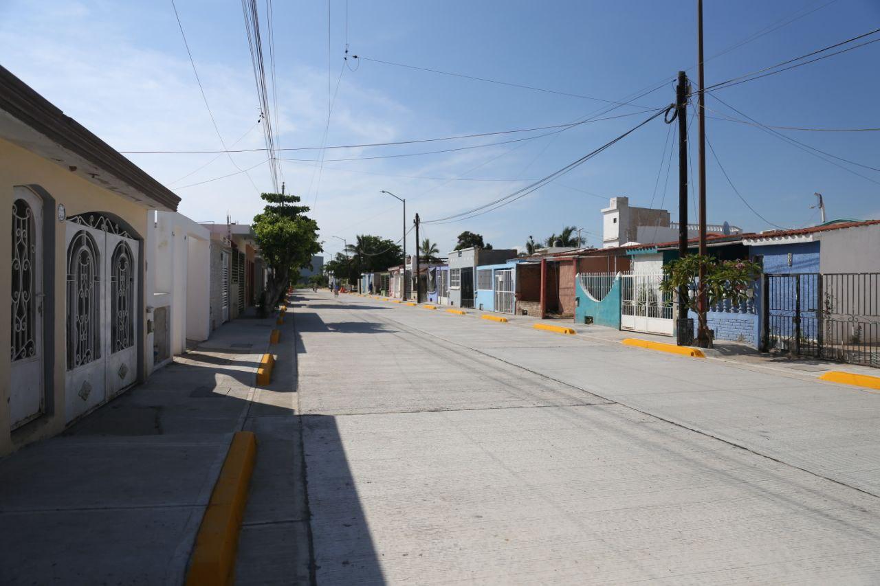 Entregan pavimentación de calles en San Jorge y la Mazatlán II