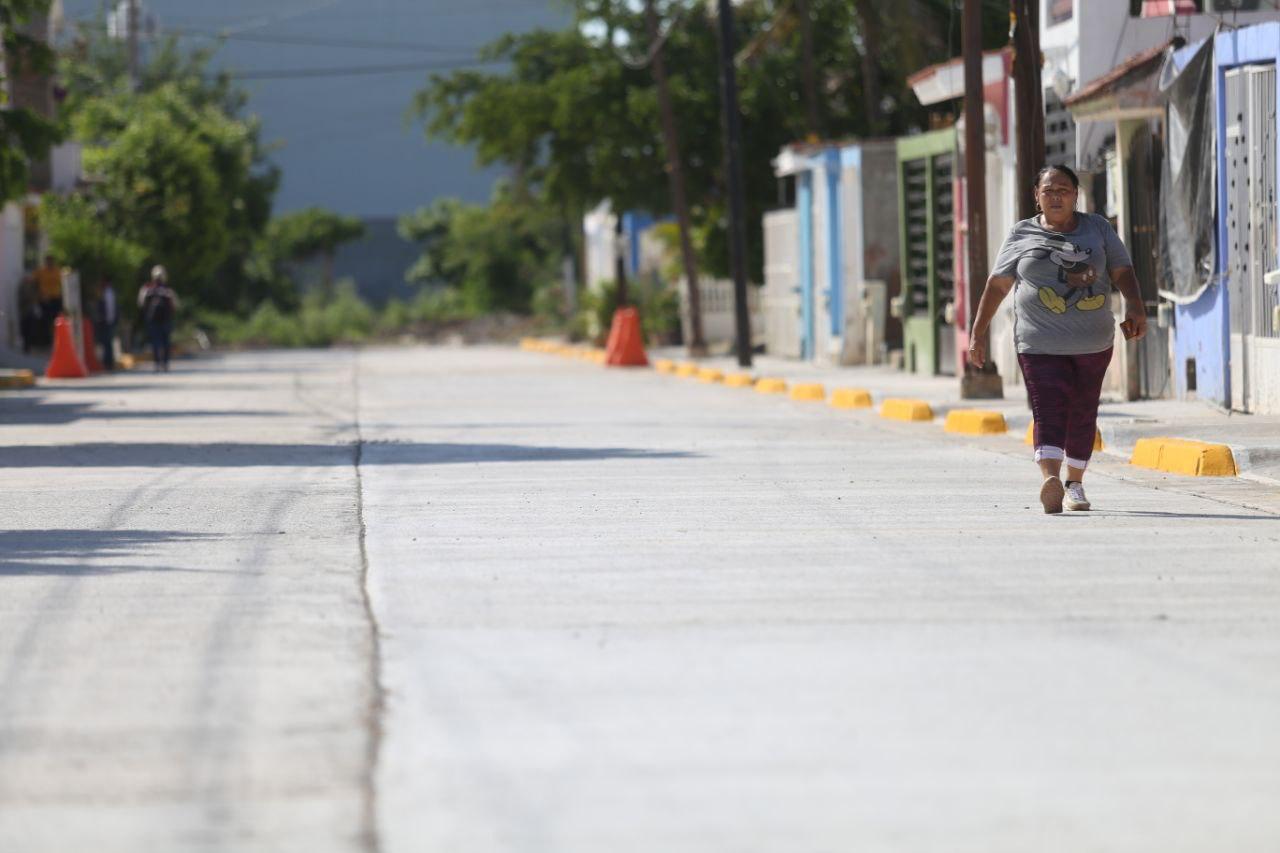 Entregan pavimentación de calles en San Jorge y la Mazatlán II