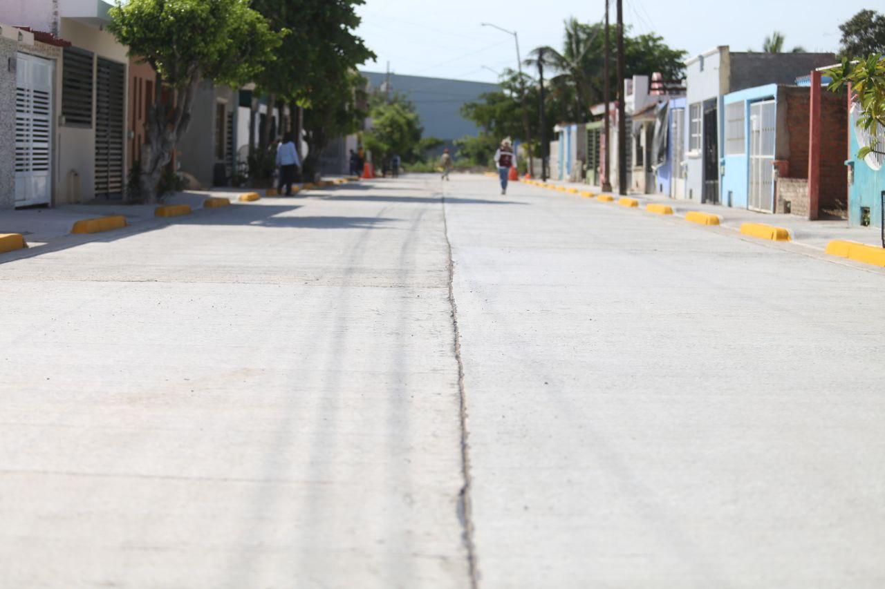 Entregan pavimentación de calles en San Jorge y la Mazatlán II