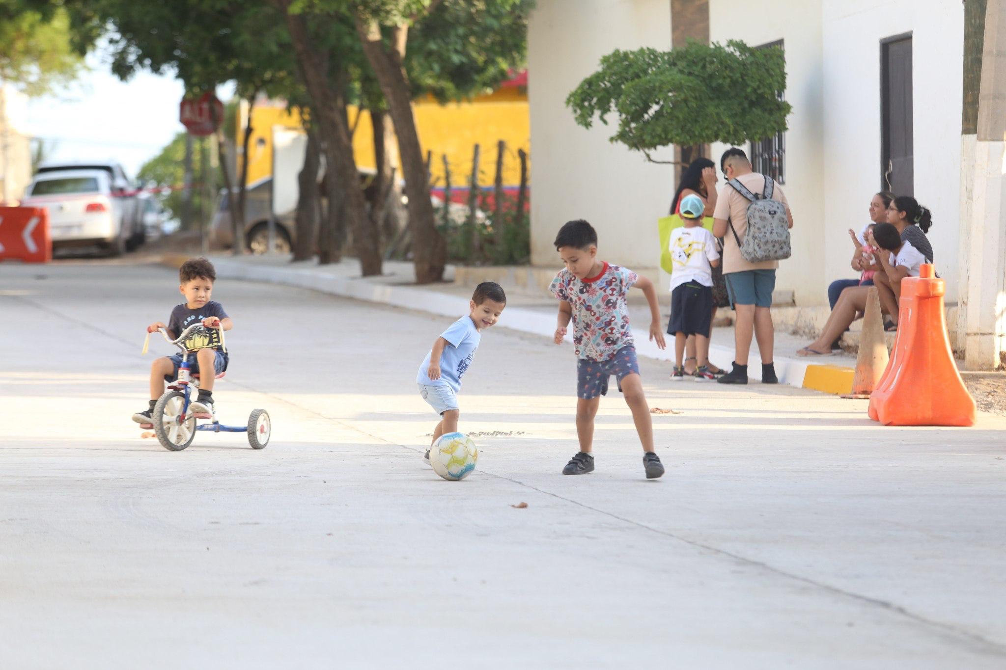 Entregan pavimentación en colonia Valles del Ejido, en Mazatlán