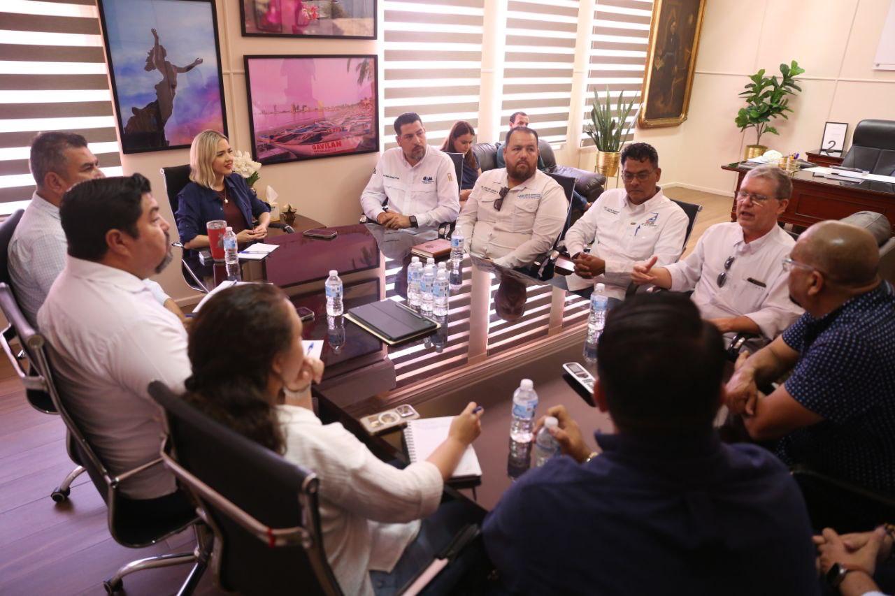 Estrella Palacios sostiene reunión por Reglamento Electrónico del municipio