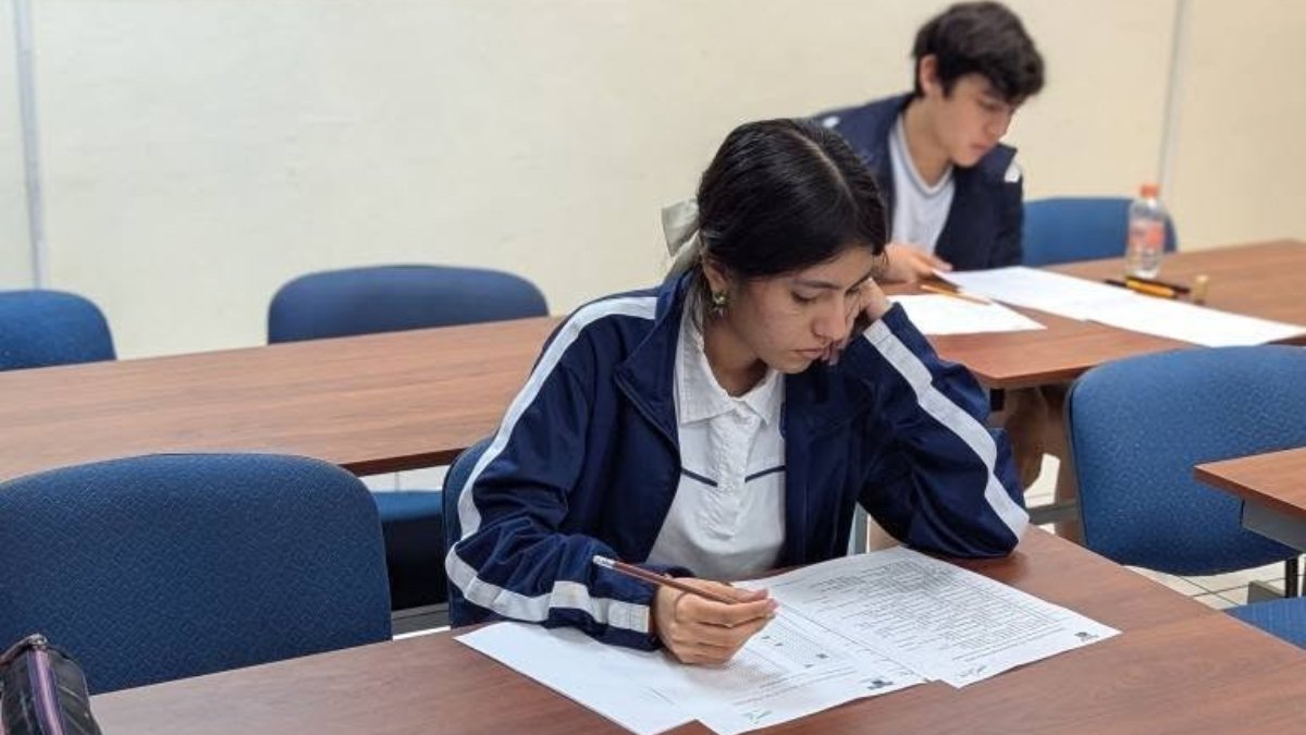 Estudiantes sinaloenses ganan medallas en Concurso Nacional de Talentos en Física 2025