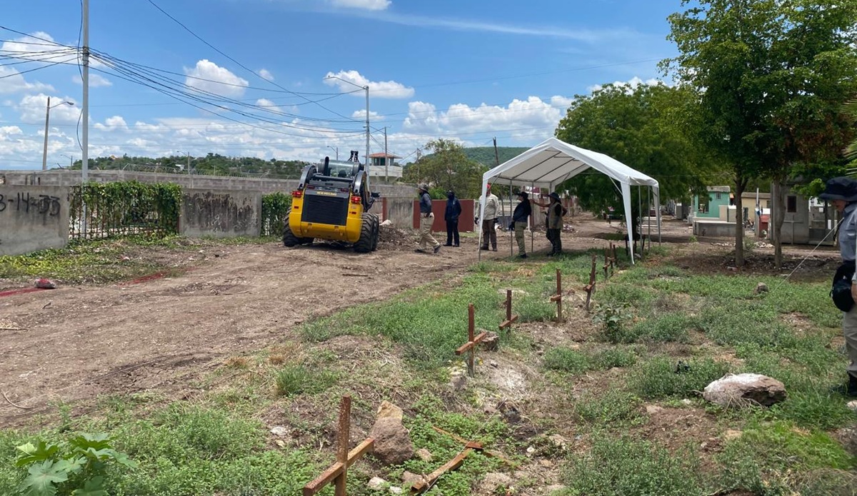 Recuperan alrededor de 50 cuerpos del panteón 21 de Marzo, en Culiacán